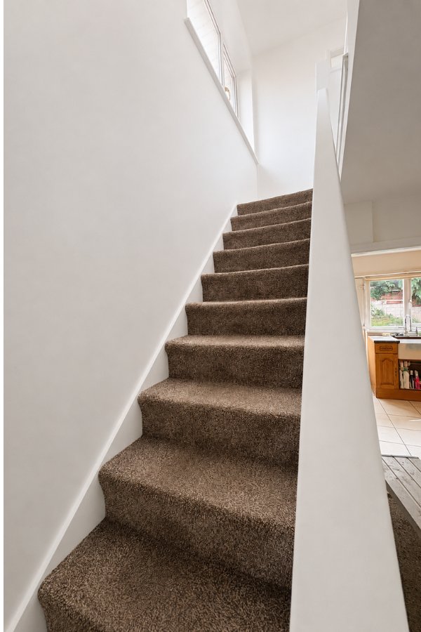 Skirting boards after repair – smooth, new-look finish